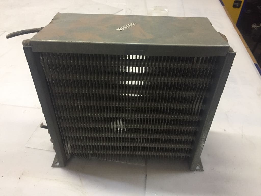Конденсатор агрегата (FV650) 29*26*11см